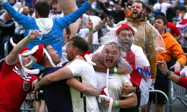 Lothar Matthaus: CĐV Anh đáng phải nhận cay đắng tại chung kết EURO 2020