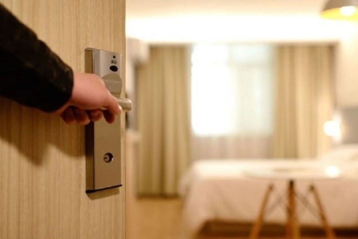 Cửa phòng ngủ mở ra hay mở vào?