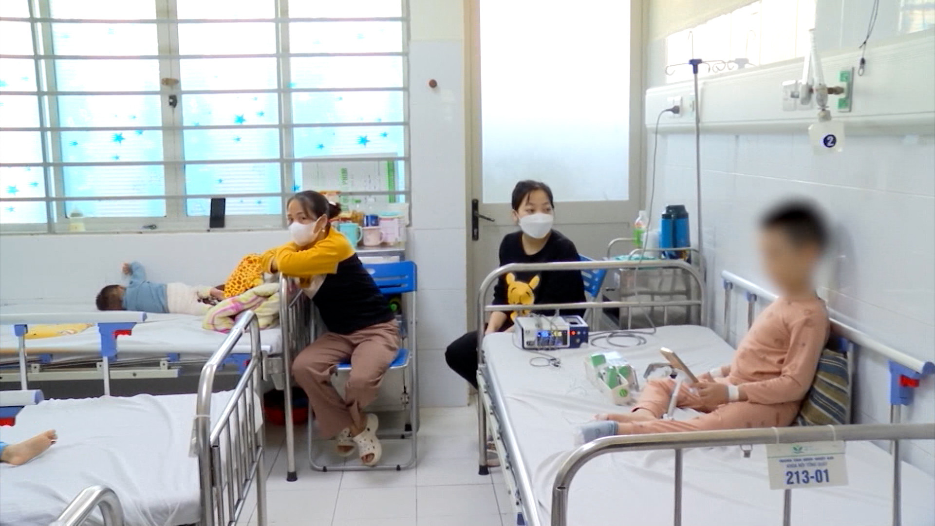 Thời tiết thất thường, trẻ mắc cúm A gia tăng