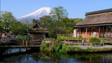 Ngôi làng cổ đẹp như tranh vẽ dưới chân núi Phú Sĩ 