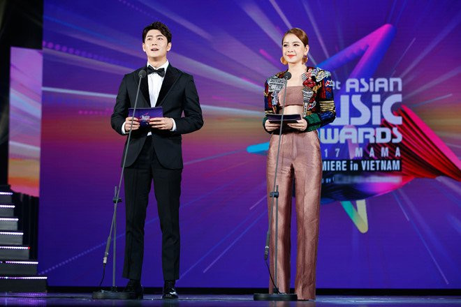 MAMA 2017: Hát live quá tệ, Chi Pu bị khán giả la hét, tẩy chay