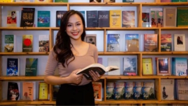 Cô gái Việt hỗ trợ hơn 300 bạn trẻ 'mở cửa' Harvard và nhiều trường danh giá