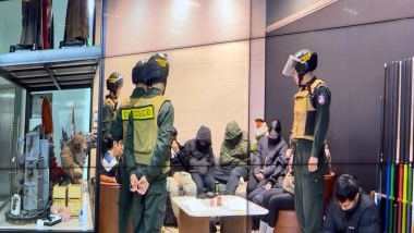 Trinh sát đột kích bắt giữ dàn bình luận viên nổi tiếng và kẻ cầm đầu Xôi Lạc TV