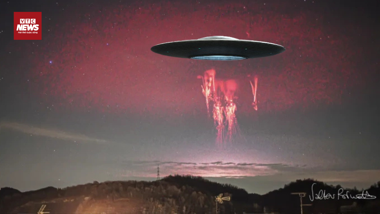 Bí ẩn 'đĩa bay' khổng lồ và sét dị hình đỏ rực cùng xuất hiện