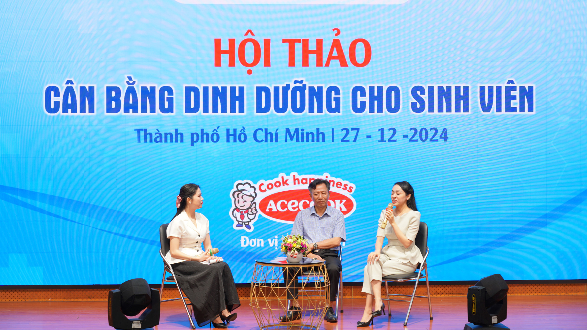 Hội thảo 'Cân bằng dinh dưỡng cho sinh viên'