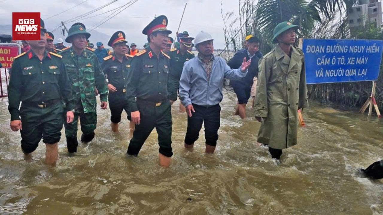 Đại tướng Phan Văn Giang thăm vùng lũ Gia Lai, chỉ đạo khắc phục thiệt hại