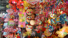 Phố Hàng Mã lung linh sắc màu đón trung thu