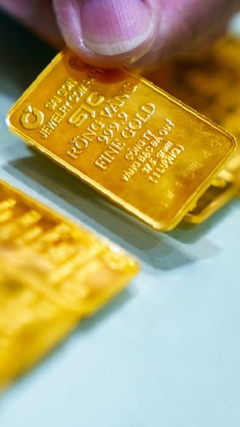 Giá vàng hôm nay 11/12: Vàng trong nước tăng 'bốc đầu' 1,5 triệu đồng/lượng