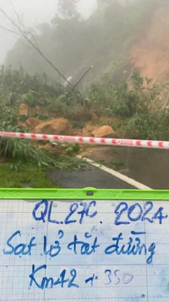 Đèo Khánh Lê nối Nha Trang - Đà Lạt bị sạt lở nghiêm trọng, giao thông gián đoạn