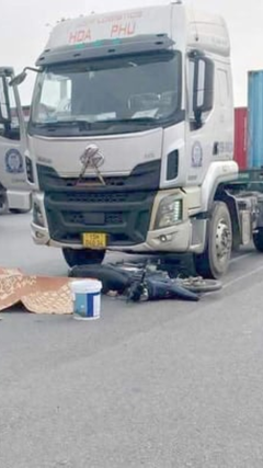 Va chạm xe đầu kéo, hai mẹ con tử vong tại chỗ