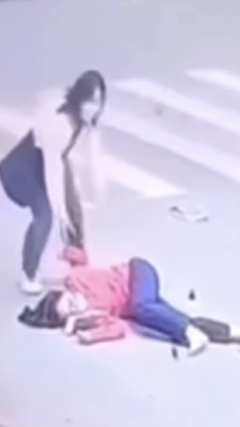 Truy tìm người lái xe máy tông người phụ nữ rồi thản nhiên bỏ chạy