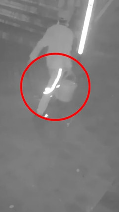 Camera ghi lại khoảnh khắc nghi phạm phóng hoả quán cà phê khiến 11 người chết