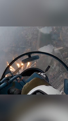 Góc nhìn độc nhất vô nhị từ tiêm kích Su30MK2 nhào lộn, thả bẫy nhiệt 