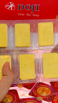 Giá vàng trong nước đi ngang, vàng thế giới bật tăng trở lại