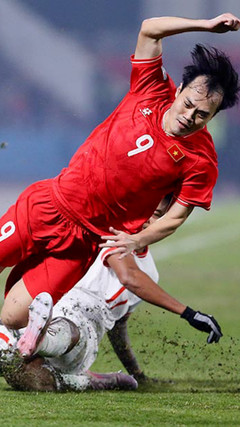 Cầu thủ Myanmar vào bóng triệt hạ, Văn Toàn chấn thương nặng nghỉ hết AFF Cup 