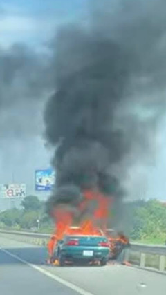 Mua ô tô 100 triệu đồng, trên đường về nhà xe bốc cháy ngùn ngụt