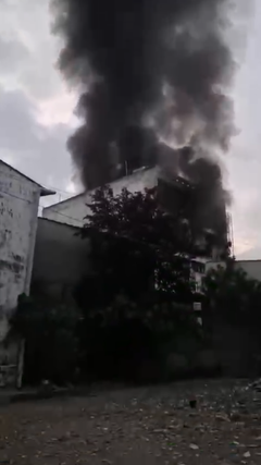 Cháy nhà trọ 5 tầng, 2 người chết, nhiều người bị thương nặng