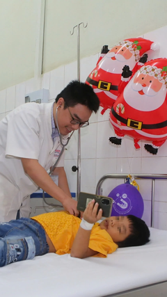 Uống nhầm thuốc trừ sâu, bé 8 tuổi bị ngưng tim