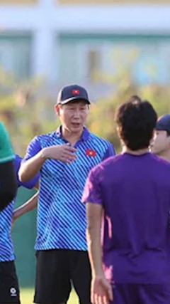 Hình ảnh buổi tập đầu tiên của đội tuyển Việt Nam tại Thái Lan