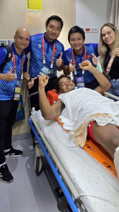 Nguyễn Xuân Son gãy xương chày, xương mác