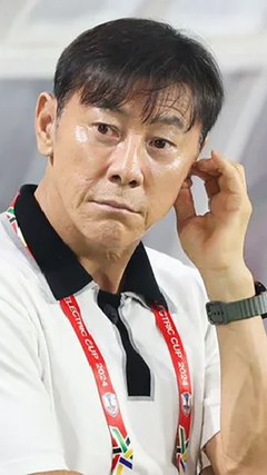 HLV Shin Tae-yong bị sa thải sau thảm bại tại AFF Cup 