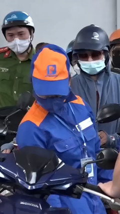 Giá xăng dầu tăng tiếp, RON 95 vượt 21.000 đồng