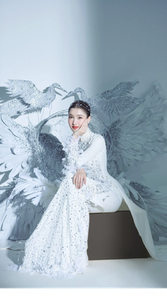 Cuộc sống của Á hậu Phương Nhi trước khi về làm dâu hào môn