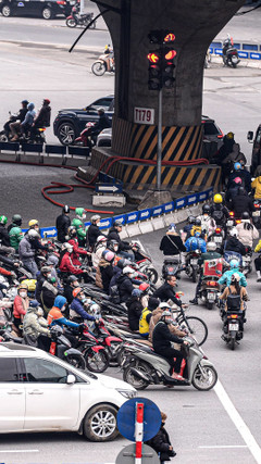 Ngày đầu thí điểm phân luồng, lắp camera phạt nguội tại nút giao 4 tầng ở Hà Nội