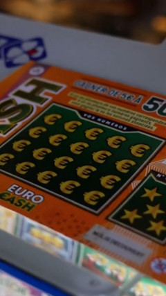 Đánh cắp thẻ ngân hàng mua vé số, hai tên trộm trúng 13 tỷ đồng 