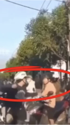 Tạm giữ kẻ đánh tới tấp người đàn ông sau va chạm giao thông