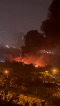 Cháy, nổ lớn ở bãi phế liệu gần Đại lộ Thăng Long