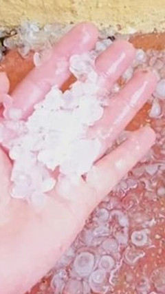 Nhiều nơi trên cả nước xuất hiện mưa đá