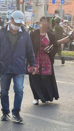 Nữ tài xế xe lái Mercedes tông 10 xe máy: Phát hiện thư tay nội dung tiêu cực