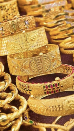 Giá vàng ngày 1/4: Vàng thế giới lập đỉnh 3.125 USD/ounce