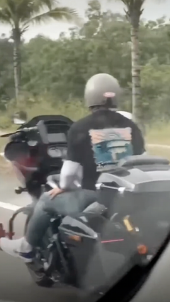 Nhóm 'quái xế' buông 2 tay lái mô tô: CSGT Quảng Nam làm việc với các chủ xe