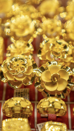 Giá vàng bất động sau khi lao dốc