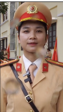 Nữ CSGT xinh như hoa hậu tập luyện diễu binh lễ 30/4