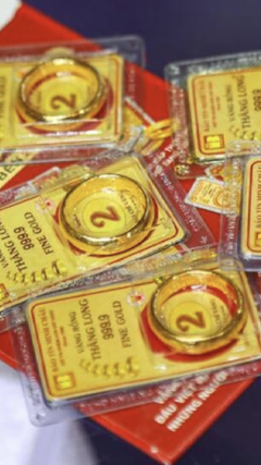 Giá vàng tiếp đà tăng mạnh