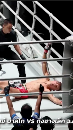 Tung tuyệt chiêu đòn chỏ, võ sĩ Thái Lan hạ knock-out đối thủ