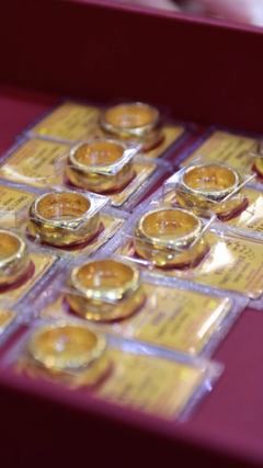 Giá vàng trong nước, thế giới tiếp tục lao dốc