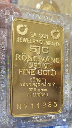 Giá vàng trong nước tiếp tục đi ngang