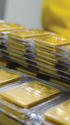 Giá vàng thế giới tiếp đà tăng mạnh
