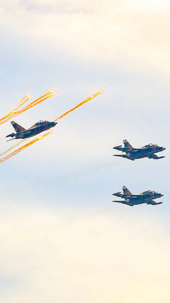 Trọn vẹn khoảnh khắc Su-30MK2 nhào lộn, thả bẫy nhiệt trên bầu trời Ba Đình