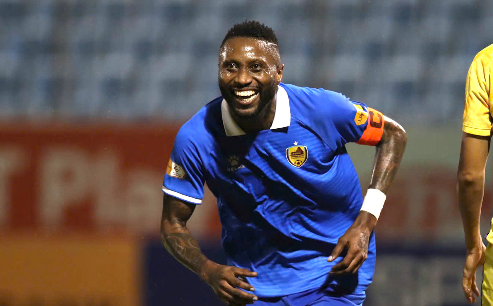 HLV Kim Sang-sik lại bỏ qua tiền đạo nhập tịch ghi 221 bàn tại V.League