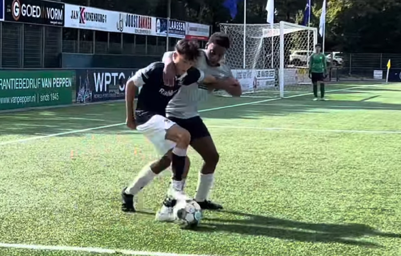 Soi kỹ thuật cầu thủ Việt kiều Hà Lan mới toanh của U17 Việt Nam