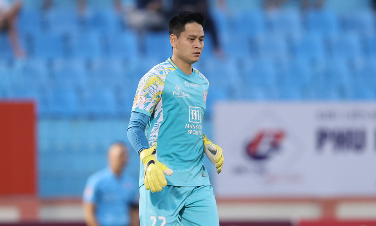 Cận cảnh 2 sai lầm sơ đẳng khiến CLB TP.HCM thua Quảng Nam