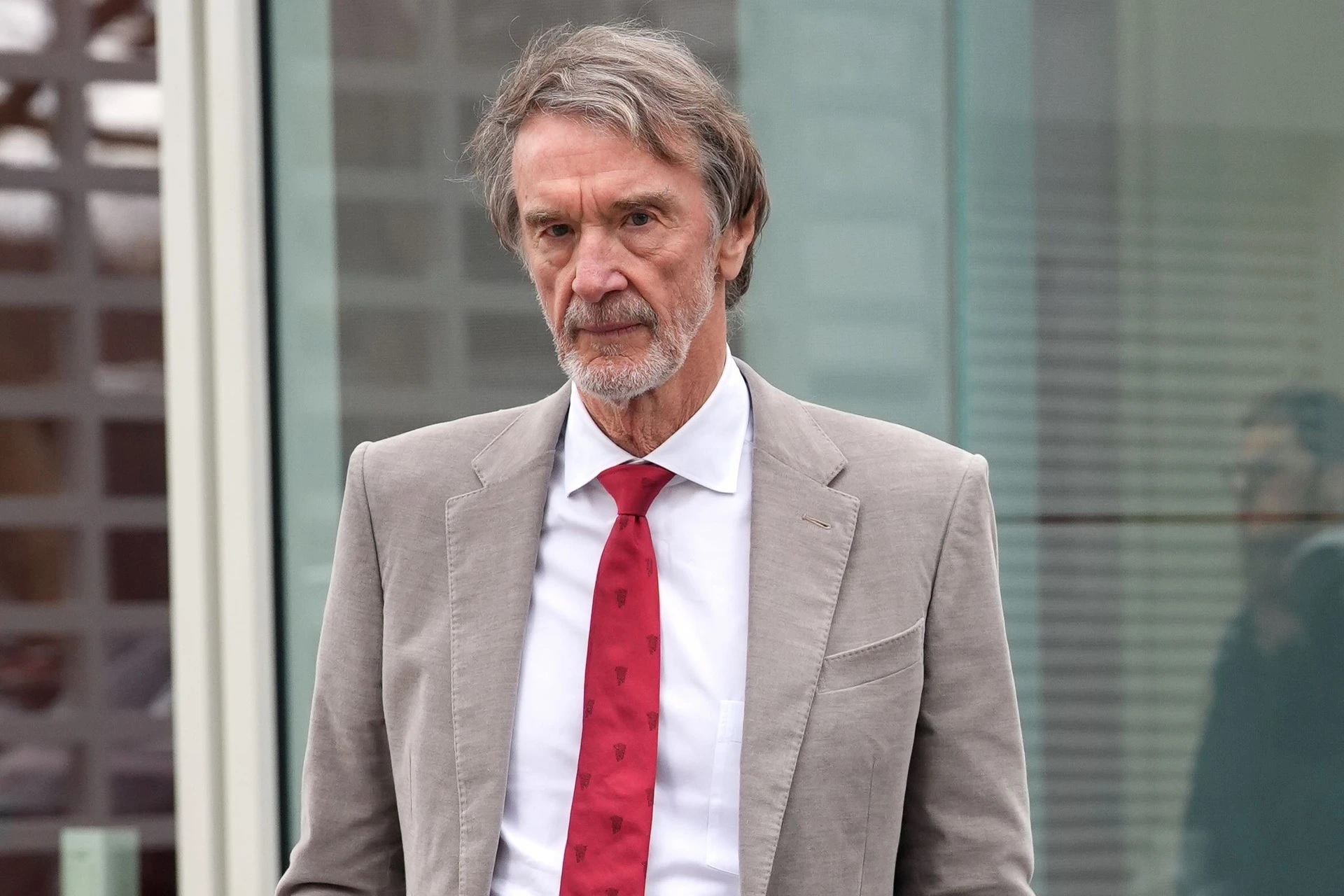 Sir Jim Ratcliffe đổ lỗi cho lãnh đạo cũ của Man Utd