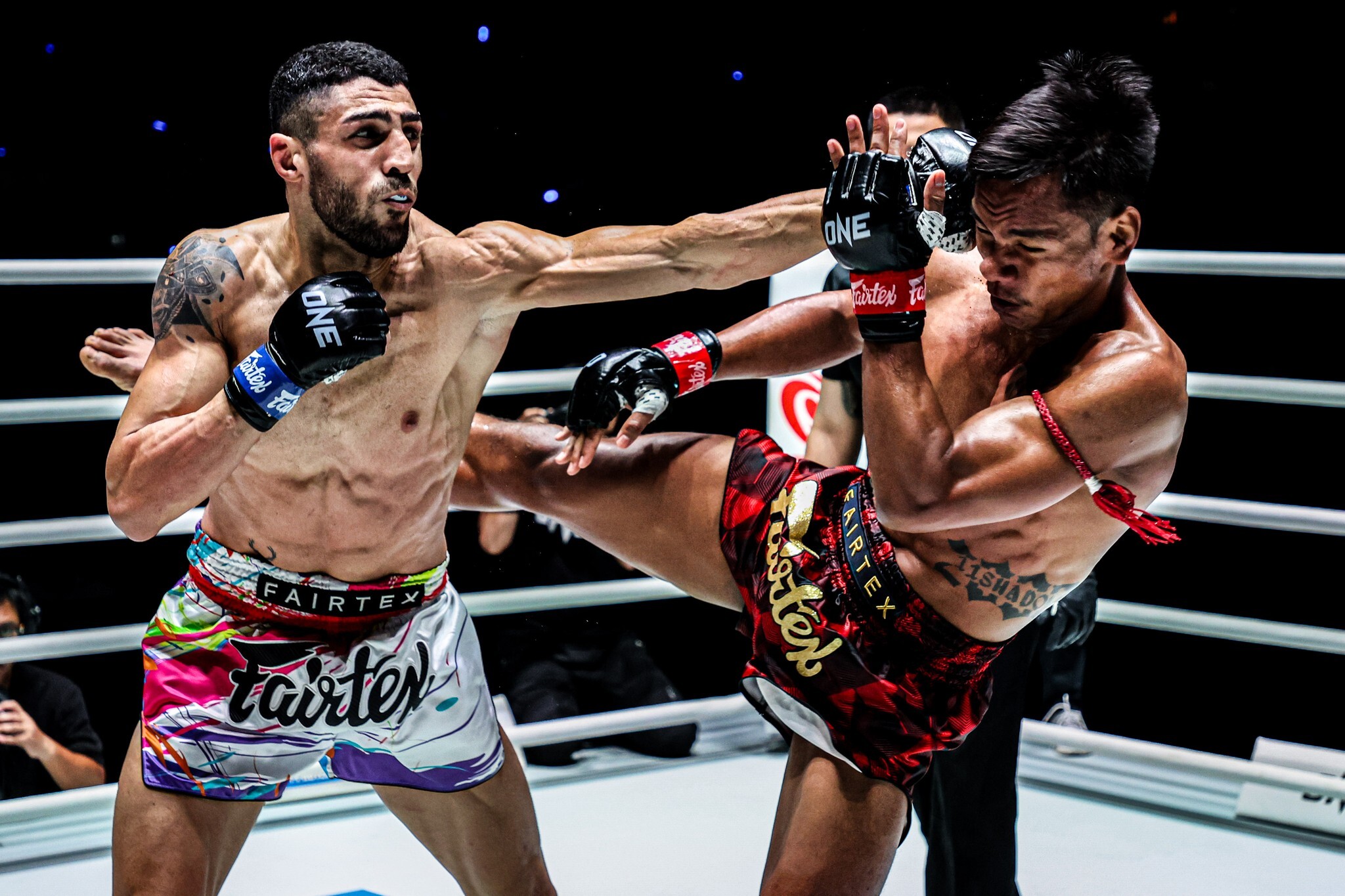 Cao thủ Muay Thái ra đòn nhanh như chớp, đối thủ 'ngủ gật' ngay lập tức