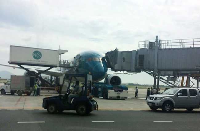 Máy bay xịn nhất VN gặp sự cố: Vietnam Airlines mong khách hàng thông cảm