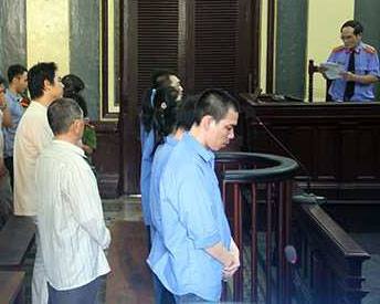Xét xử đường dây đánh bạc M88: Tịch thu xung công quỹ 8 tỷ đồng